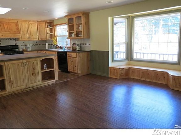 2nd image of 1866 Wellington Dr