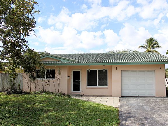 4th image of 6781 NW 32nd Ave