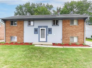 95 Windsor Ln, Glendale Heights, IL 60139