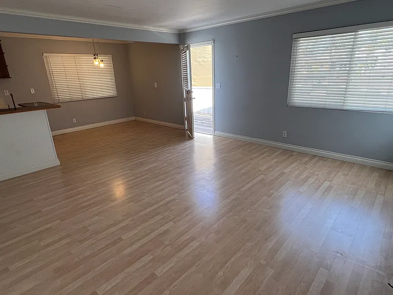 514 Marigold Ave #1/2 — Photo 9