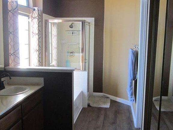 5th image of 300 Greystone Dr