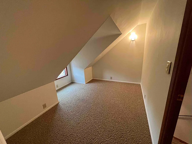 Office/bonus room on 2nd floor.