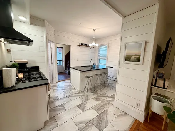 244 W 3rd St #2, South Boston, MA 02127
