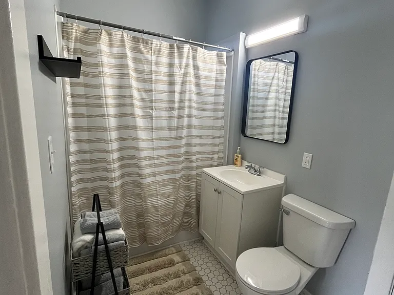 635 E Burleigh St #635 — Photo 7