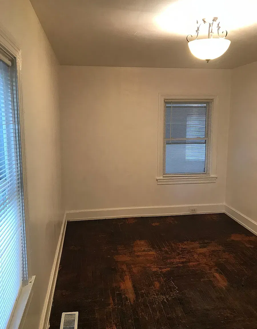 1102 E Elm St — Photo 3