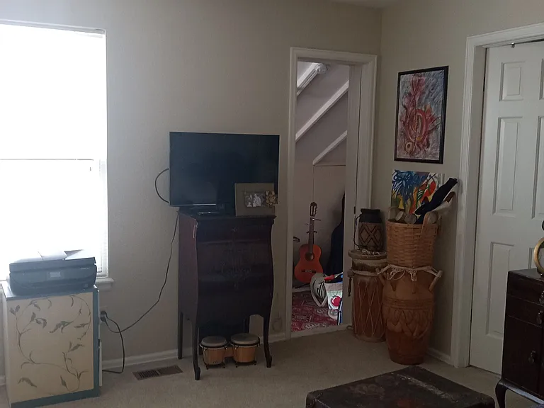2nd bedroom with direct access to full bath and den.
