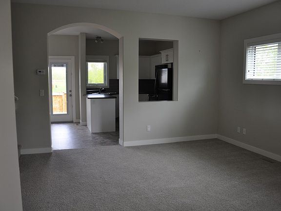 3rd image of 25 Rowberry Ct