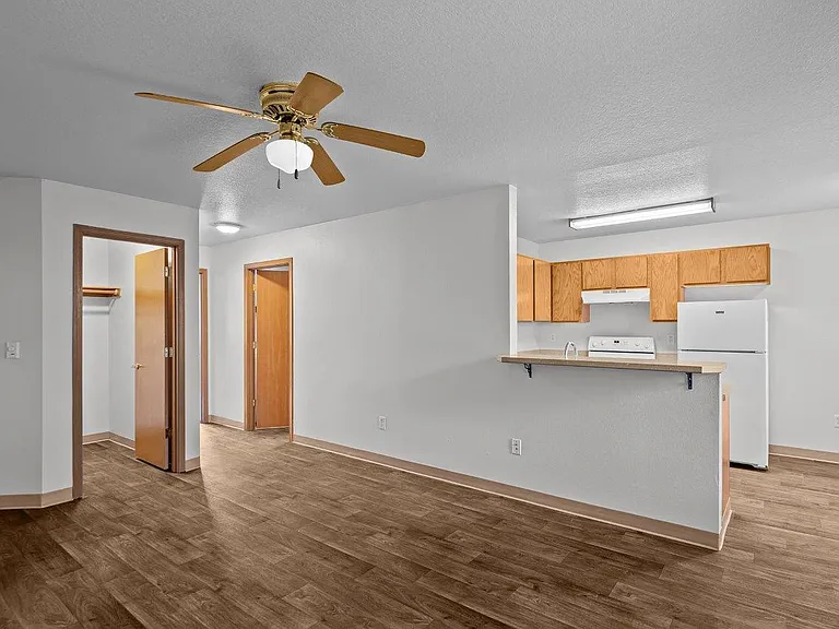 Gilhurst Apartments — Photo 2