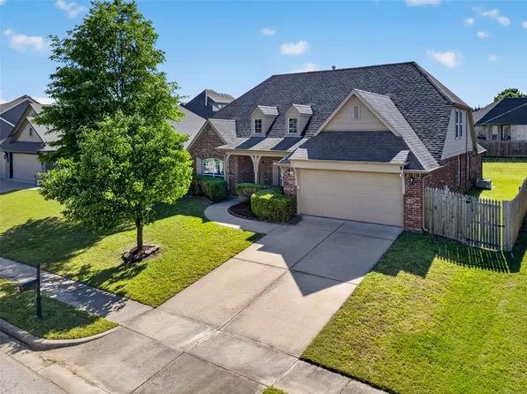 1004 S 75th St, Broken Arrow, OK 74014