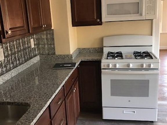 3rd image of 31 Safford St APT 3