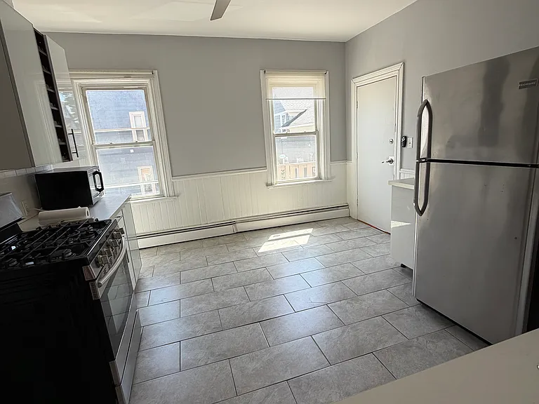 73 Carrington Ave #2 — Photo 21