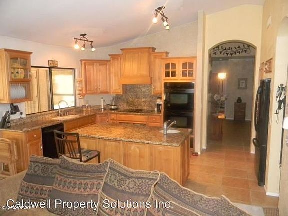 3rd image of 1457 W Islandia Dr