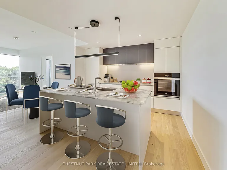 1414 Bayview Ave #404 — Photo 2