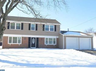 93 Gainscott Ln, Willingboro, NJ 08046