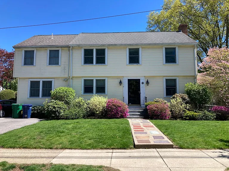 71 Fessenden St — Photo 9