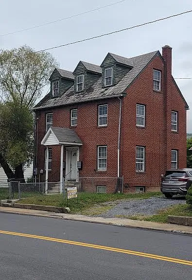 117 S Monroe Ave — Photo 2