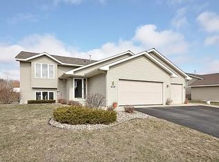 628 Griffin St, Carver, MN 55315