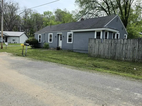 202 N Ash Ave, Mansfield, MO 65704