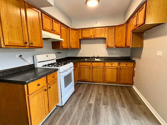 5th image of 7530 S Saginaw Ave APT 2B