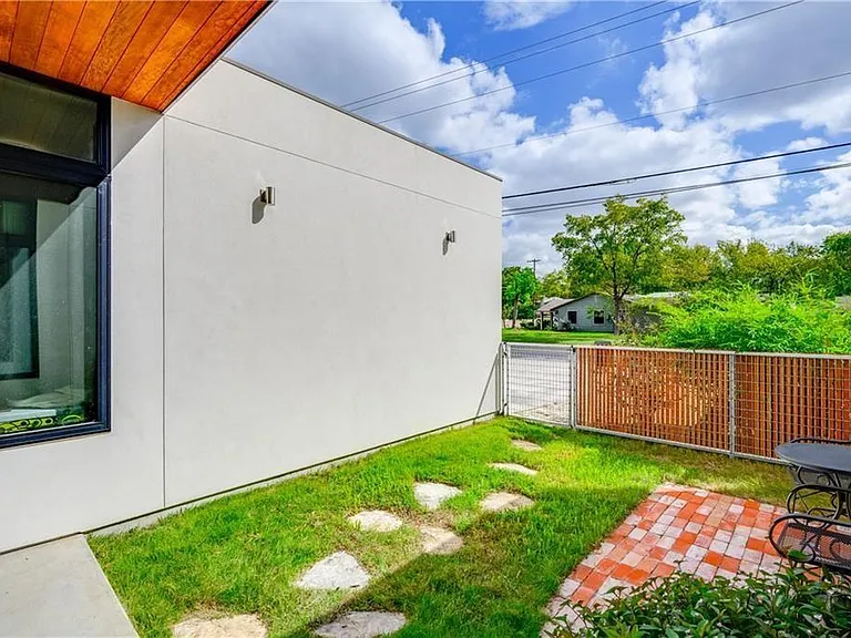 1401 Alegria Rd #B — Photo 13