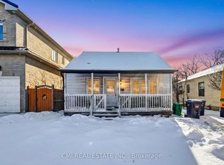 3032 Victory Cres, Mississauga, ON L4T1L4