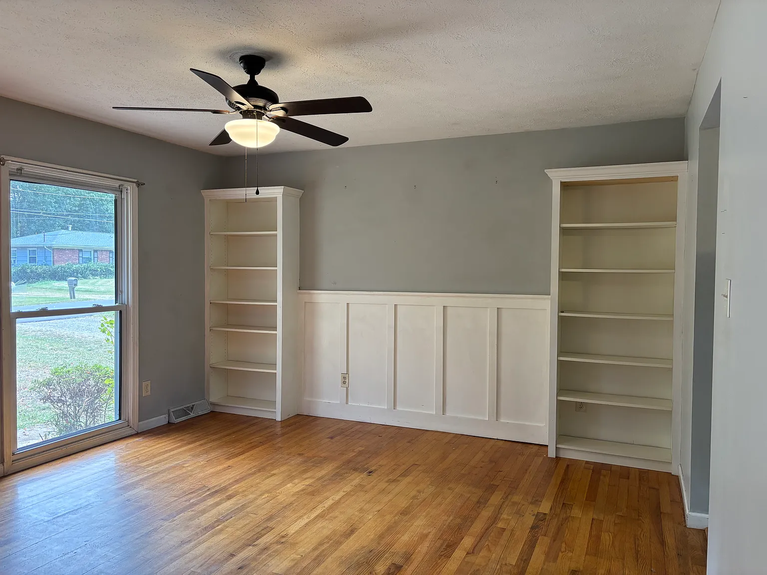 3 bed, $1,600 — Photo 3