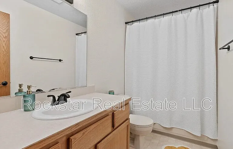 607 W Persimmon Ln — Photo 17