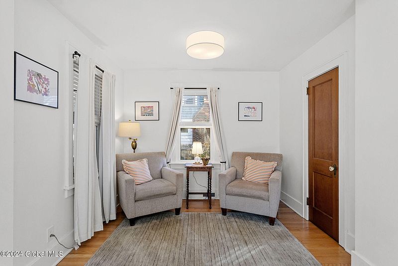 3rd image of 5 Summit Avenue