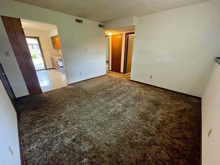 4515 W Millbrook Dr — Photo 17