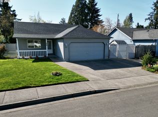 838 Hazelnut Ln, Springfield, OR 97478