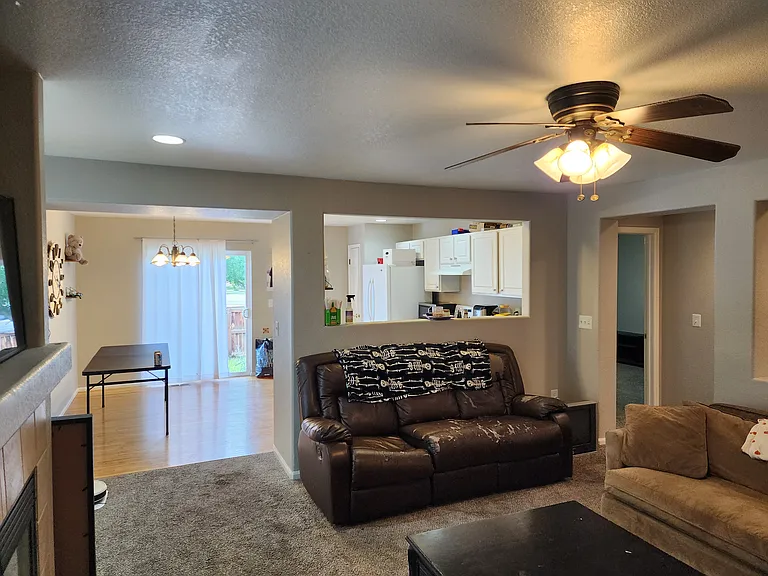 1894 Dove Creek Cir — Photo 12