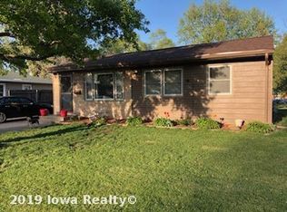 102 N 9th St, Indianola, IA 50125