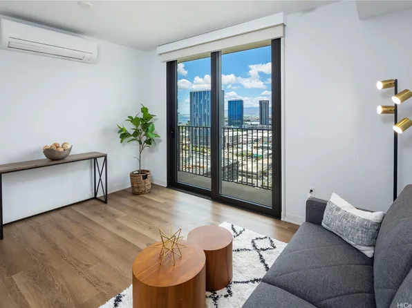 987 Queen St #2407, Honolulu, HI 96814