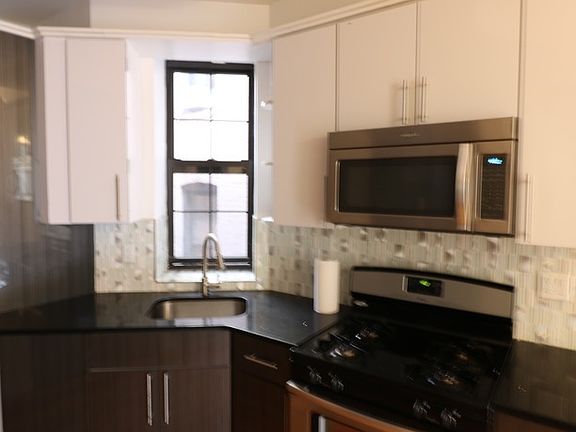 4th image of 683 Sterling Pl #2RCV
