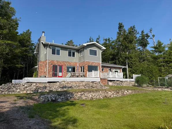 18439 Iroquois Ln, Ocqueoc, MI 49759