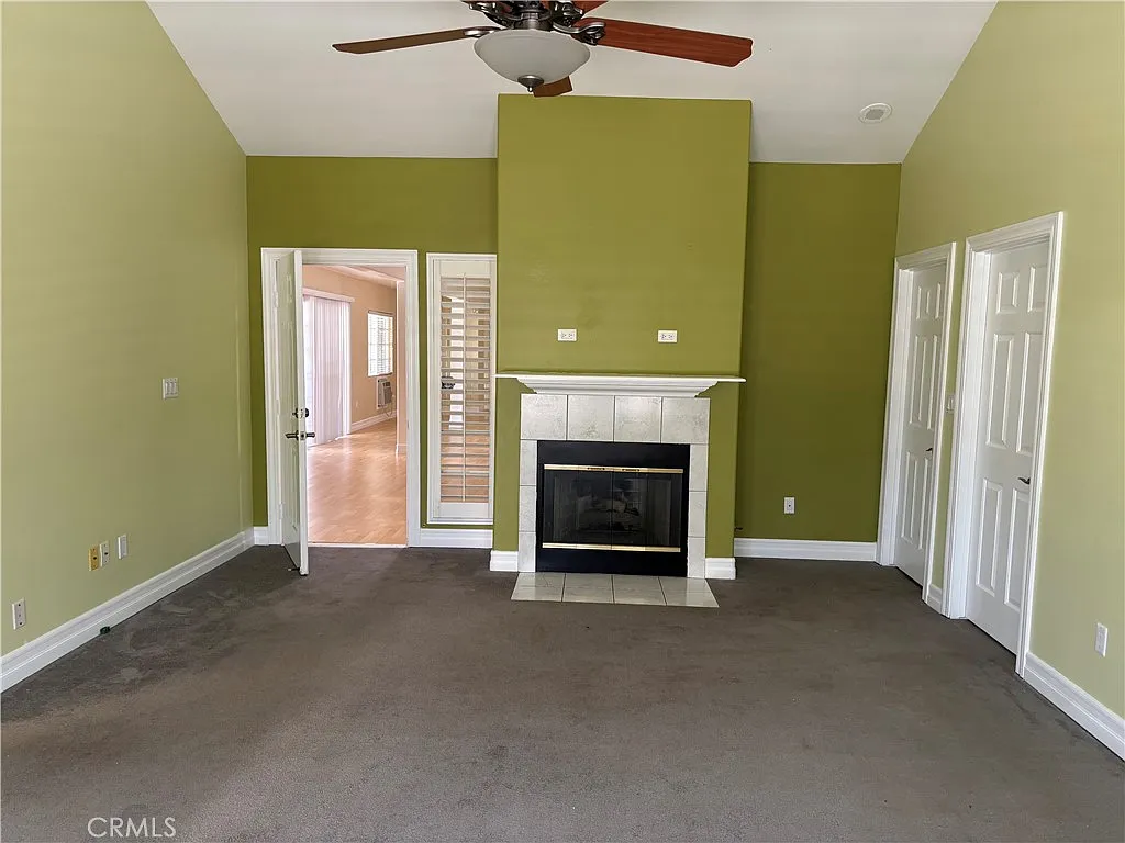 1 bed, 950 sqft, $1,800 — Photo 3