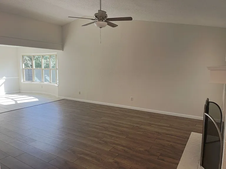 2201 Sage Ln — Photo 7