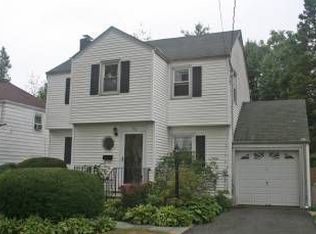 136 Van Buren Ave, Teaneck, NJ 07666