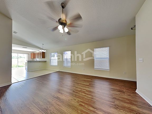 5th image of 8431 Deer Chase Dr