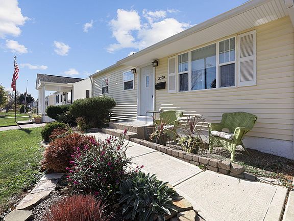 4th image of 3599 Walmar Dr