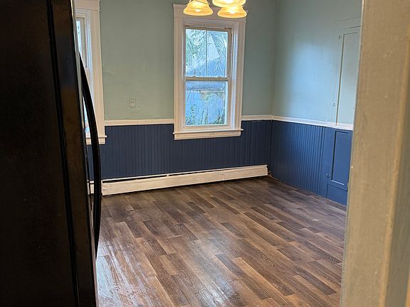 5th image of 16 Pumgansett St Floor 1