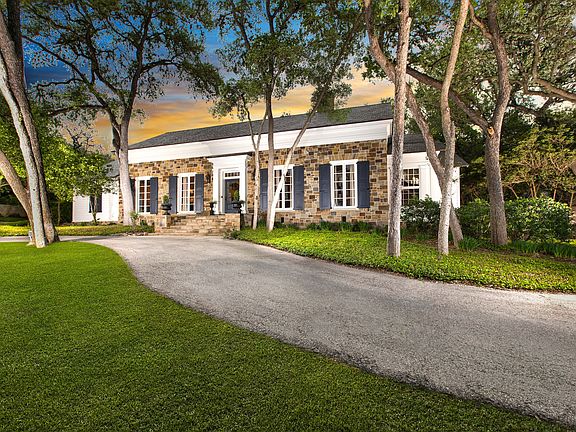 2nd image of 120 La Jara Blvd