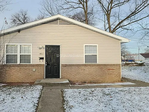 631 N Walnut St Photo 1