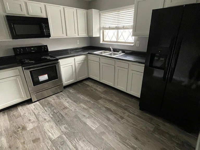 928 Crique Side Dr #1 — Photo 1