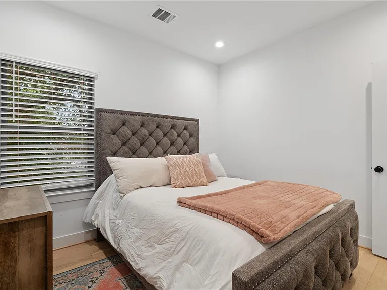 2607 Rosalie St — Photo 18