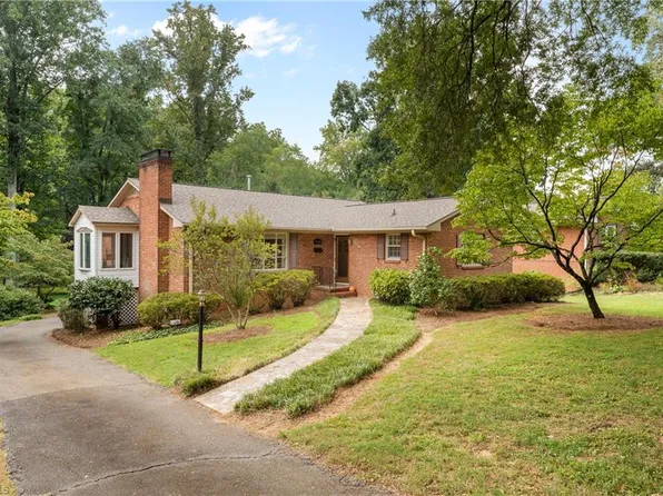 3128 Kinnamon Rd, Winston Salem, NC 27104