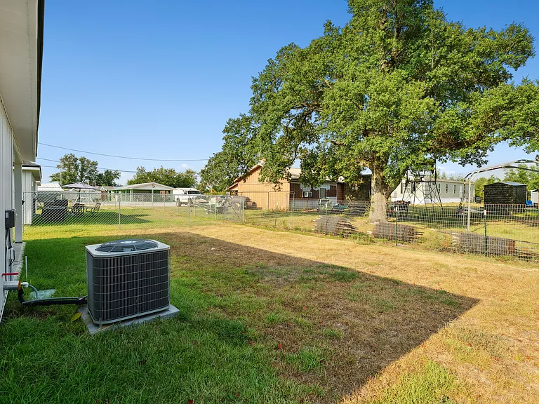 526 Camellia Ave — Photo 20