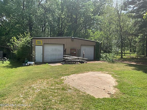 4th image of 4905 Sherry Dr