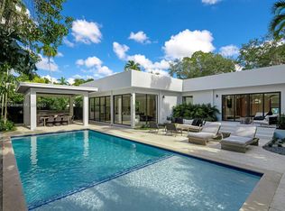 10 Pinta Rd, Miami, FL 33133