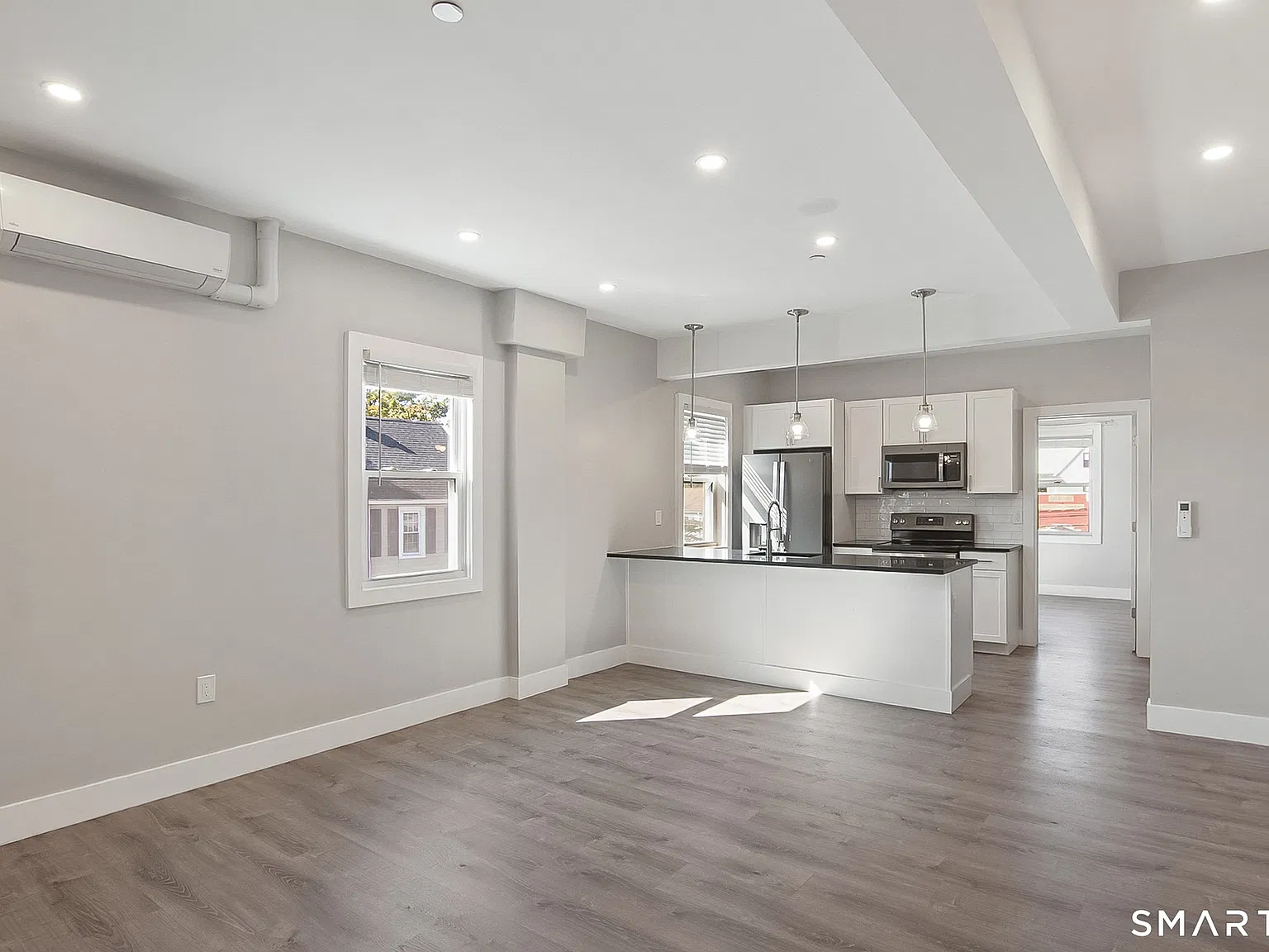 2 bed, 1.0 bath, 2150 sqft, $3,000 — Photo 4